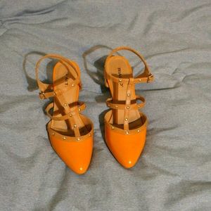 Like New! Rialto kitten heels